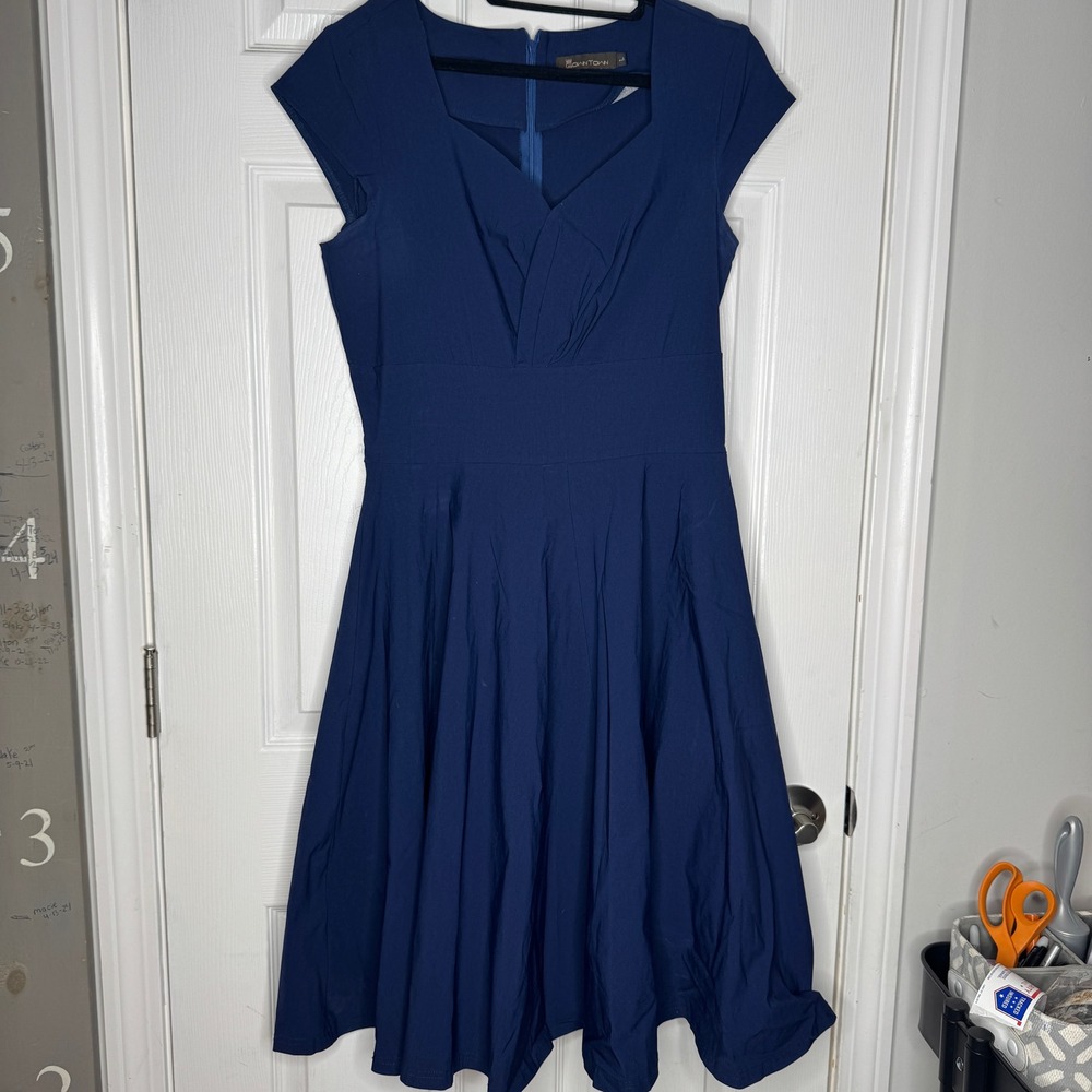 GOWNTOWN Woman's Blue Fit and Flare Dress Size L‎
